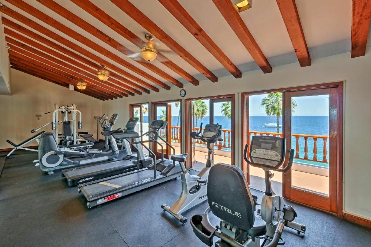 Gorgeous Oceanfront Villa With Panoramic Views Авалон Екстериор снимка