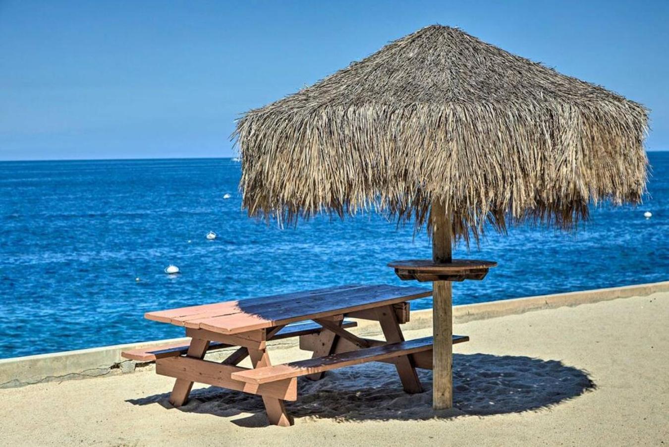 Gorgeous Oceanfront Villa With Panoramic Views Авалон Екстериор снимка