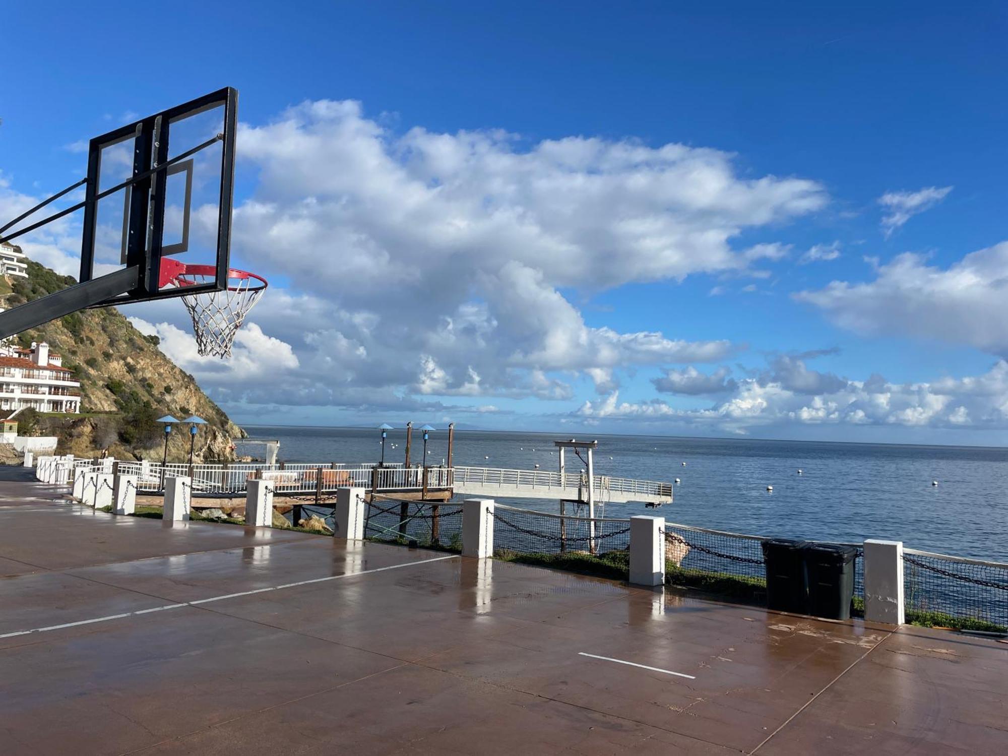 Gorgeous Oceanfront Villa With Panoramic Views Авалон Екстериор снимка