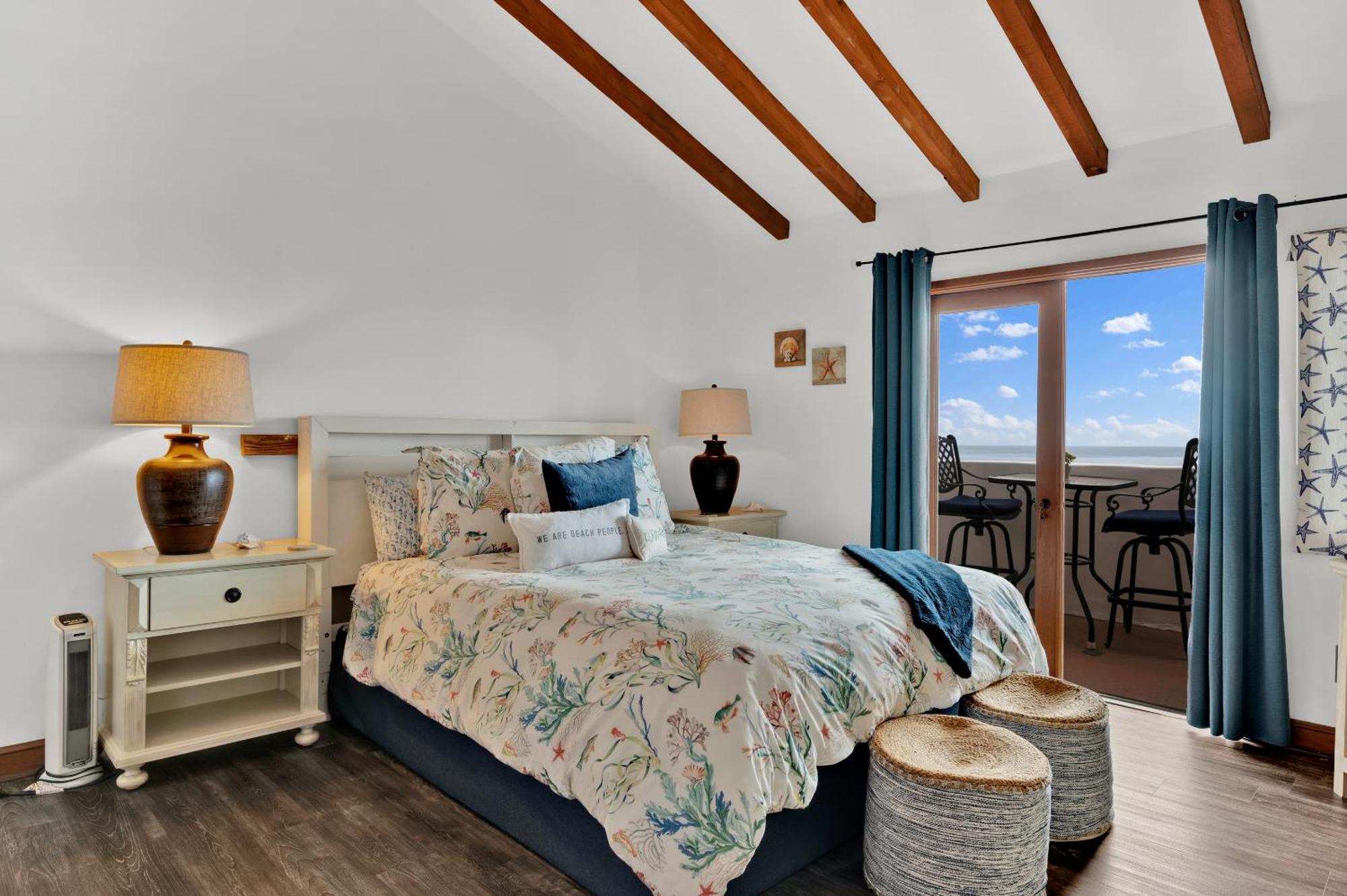 Gorgeous Oceanfront Villa With Panoramic Views Авалон Екстериор снимка