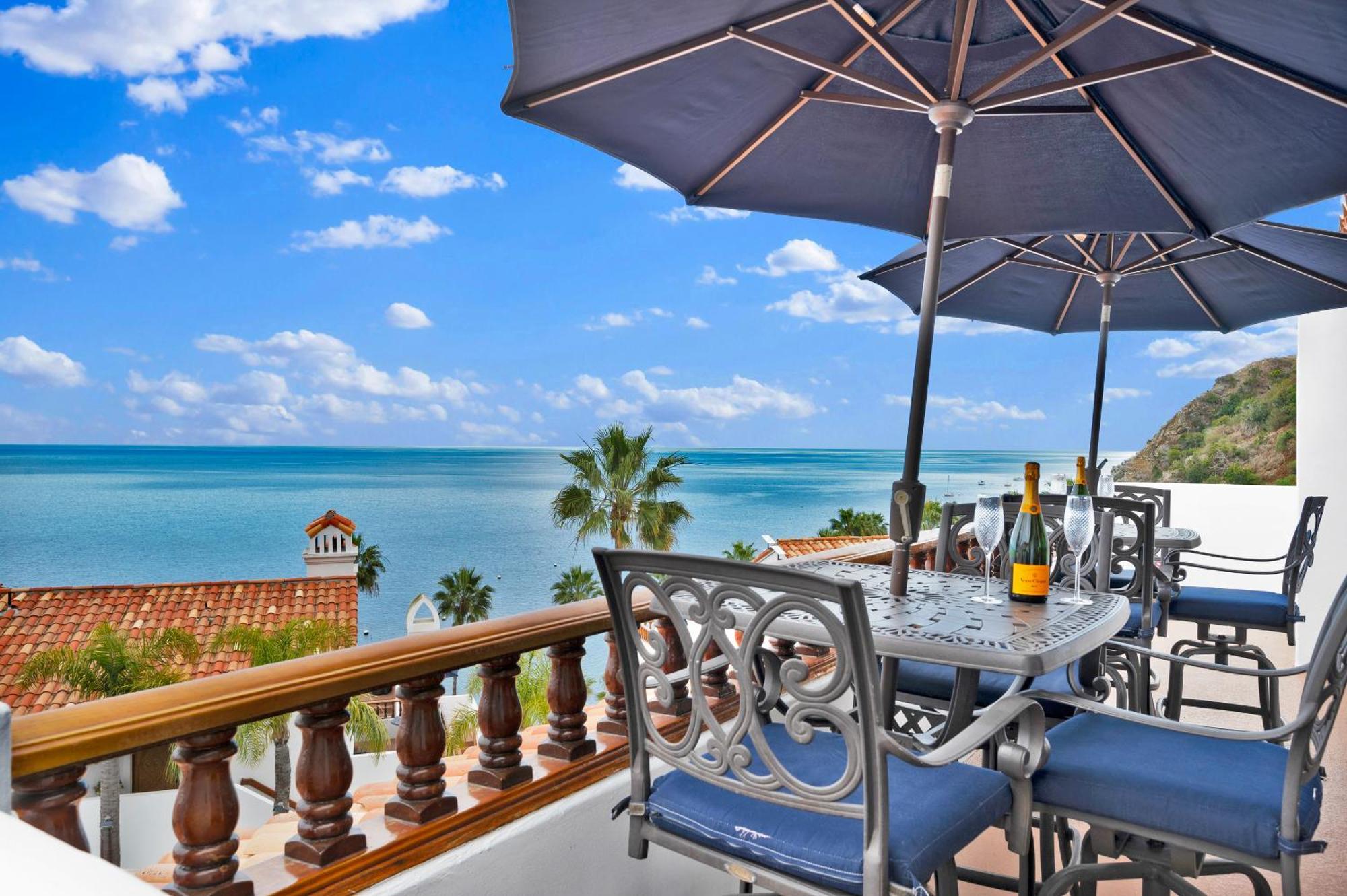 Gorgeous Oceanfront Villa With Panoramic Views Авалон Екстериор снимка