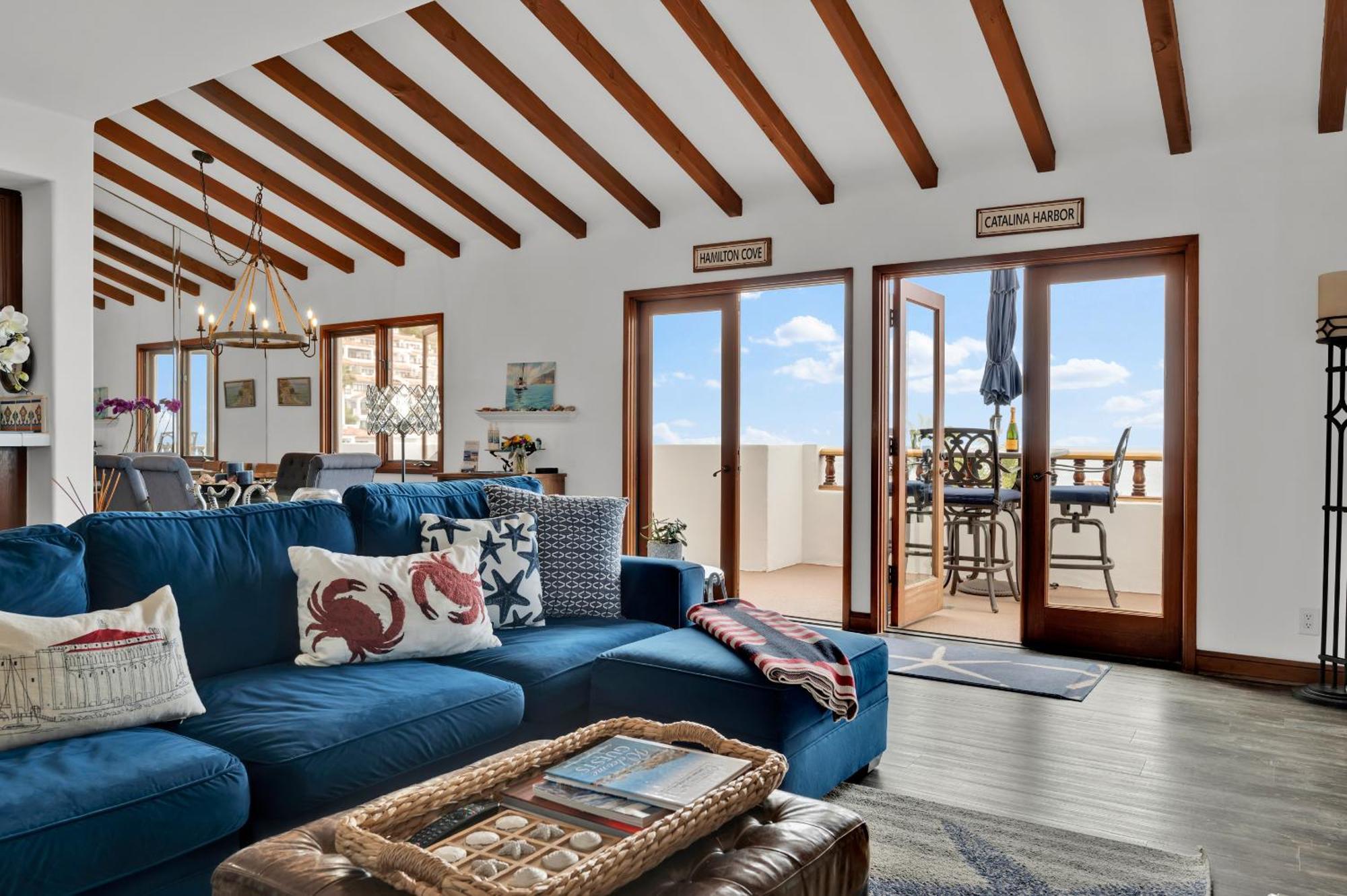 Gorgeous Oceanfront Villa With Panoramic Views Авалон Екстериор снимка
